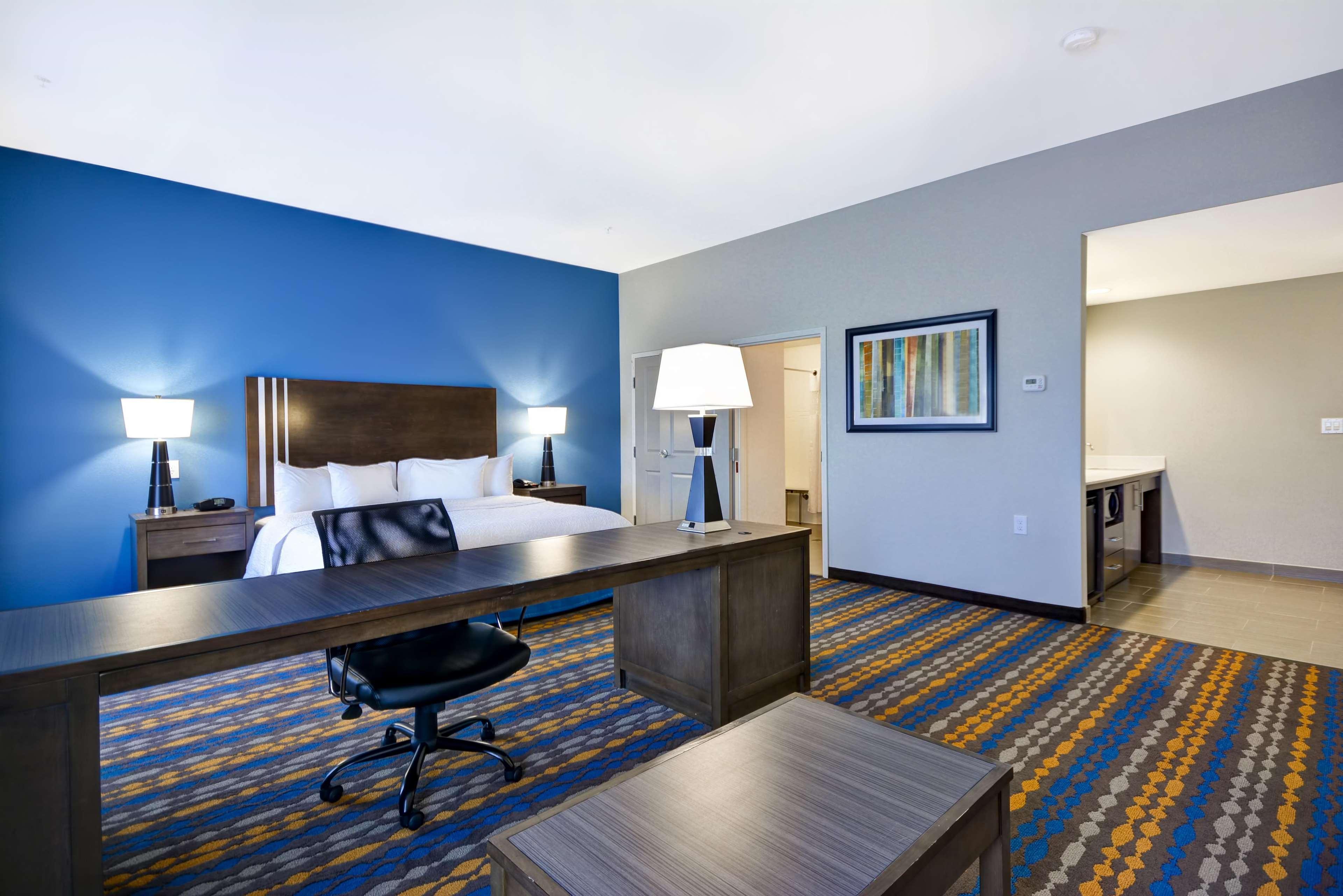 Hampton Inn Kenedy Экстерьер фото
